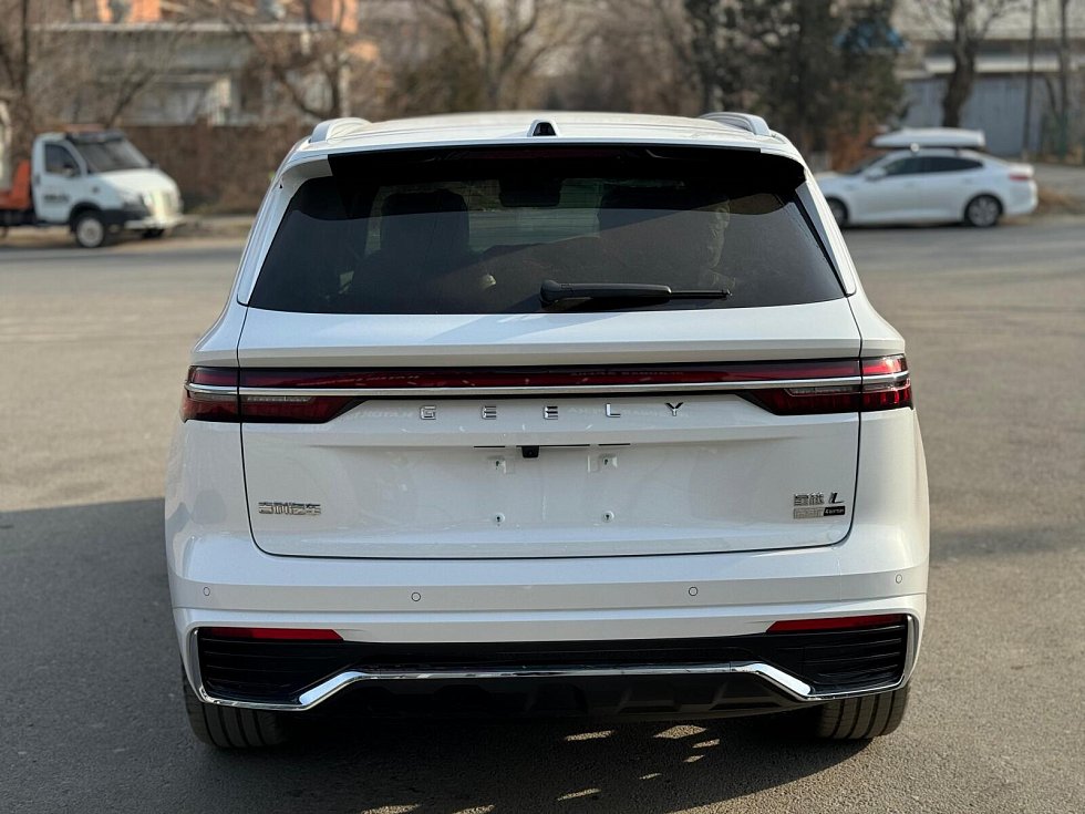 Geely Monjaro Flagship, белый