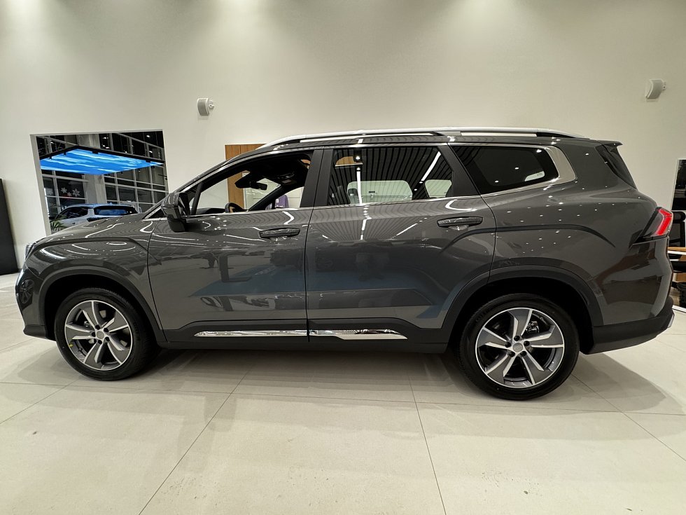 Geely Okavango Флагман, серый