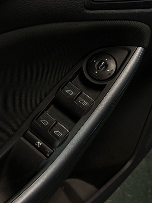 Ford Focus Titanium, 2012 года, пробег 170000 км