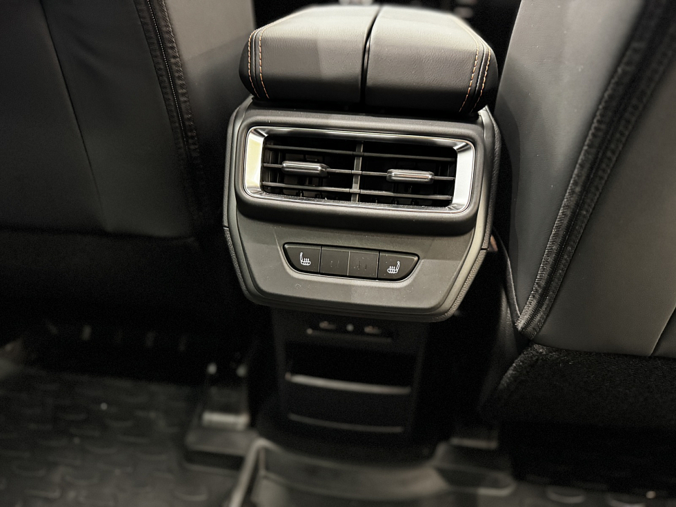 Geely Okavango Flagship, серый