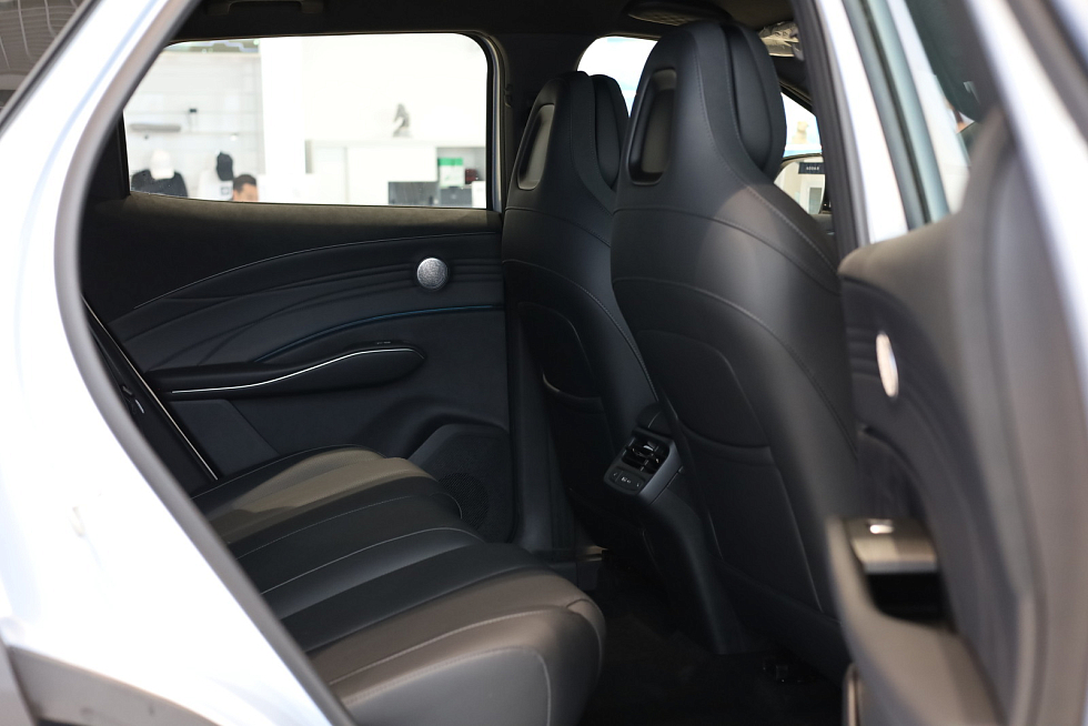 Omoda C7 Lifestyle, серебряный