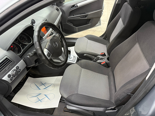 Opel Astra, 2012 года, пробег 174189 км
