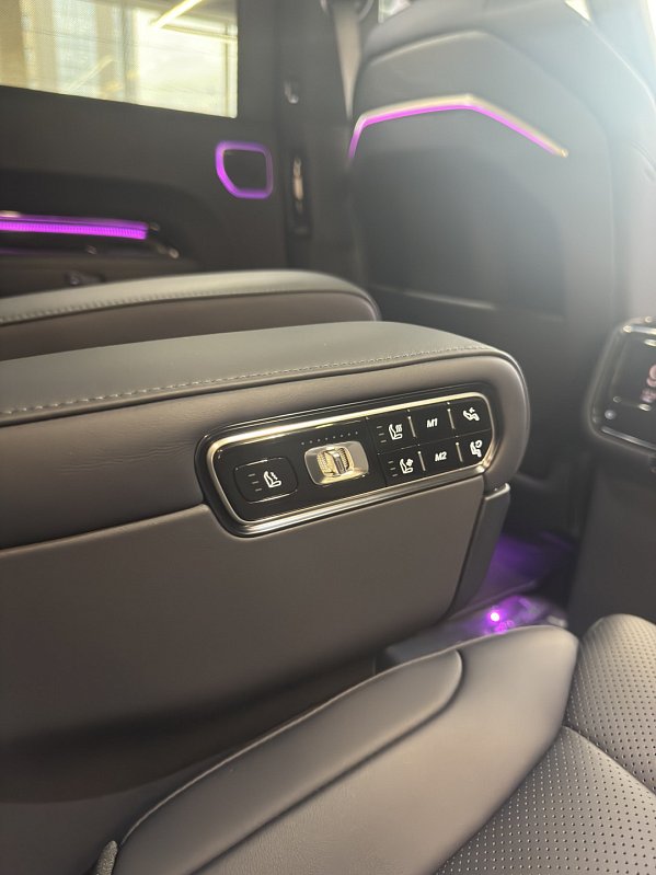 Zeekr 9X Hyper (6 seats), черный