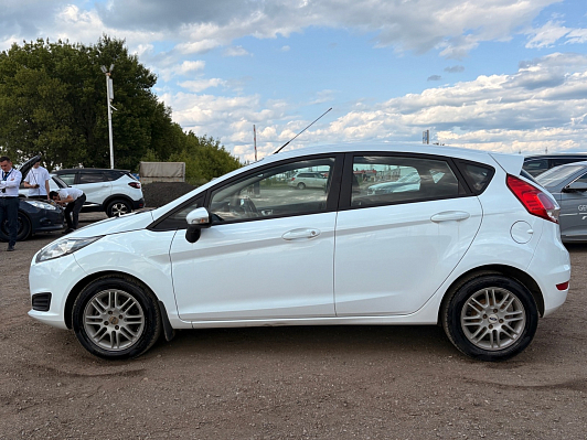 Ford Fiesta Trend, 2016 года, пробег 130290 км