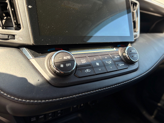 Toyota RAV4, 2017 года, пробег 191282 км
