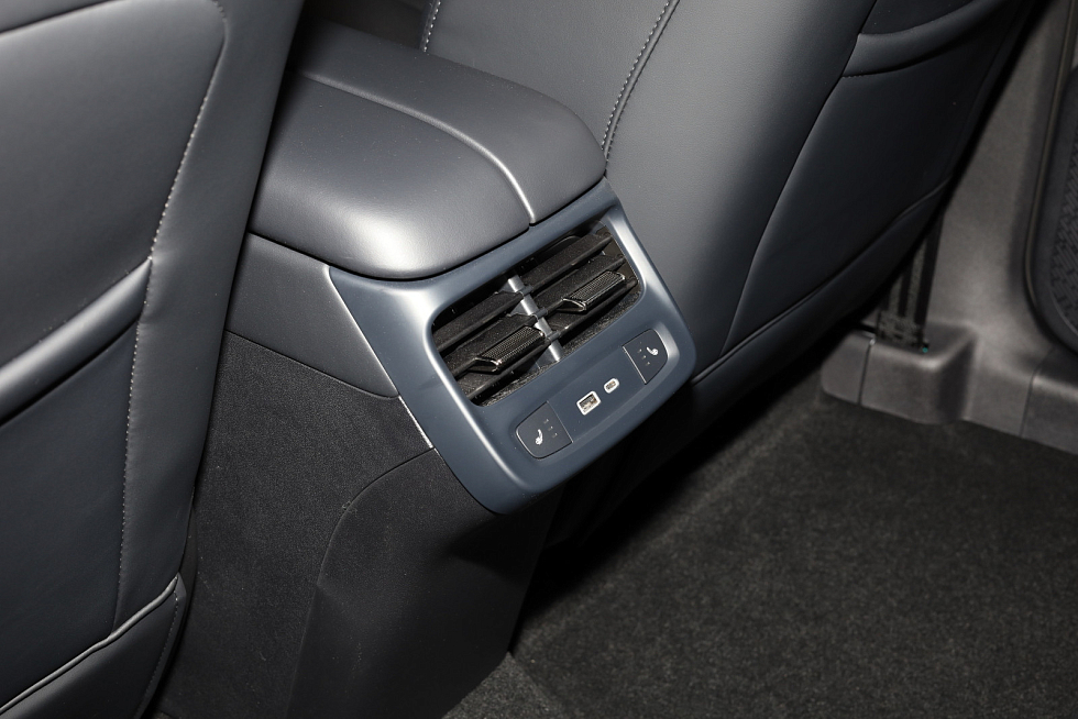 Omoda C7 Актив, белый