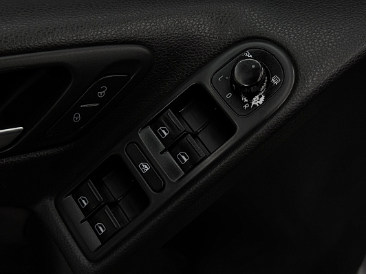 Volkswagen Golf, 2011 года, пробег 305054 км