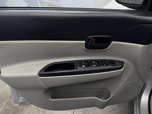 Hyundai Verna GL airbag-passenger BY001104E, 2007 года, пробег 258687 км
