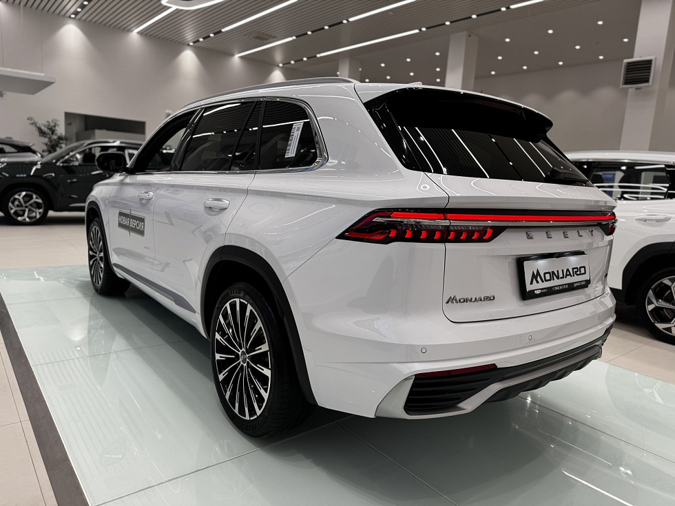 Geely Monjaro Flagship SE, белый