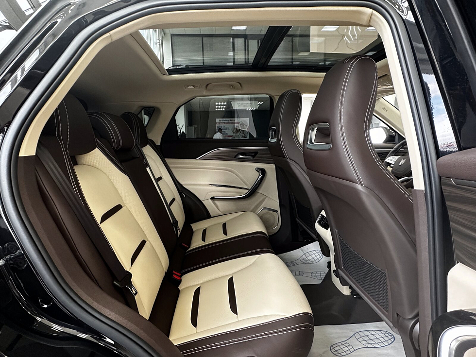 FAW Bestune T77 Luxury (DCT), черный