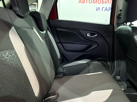 Lada (ВАЗ) XRAY Luxe Prestige (2018), 2017 года, пробег 142000 км