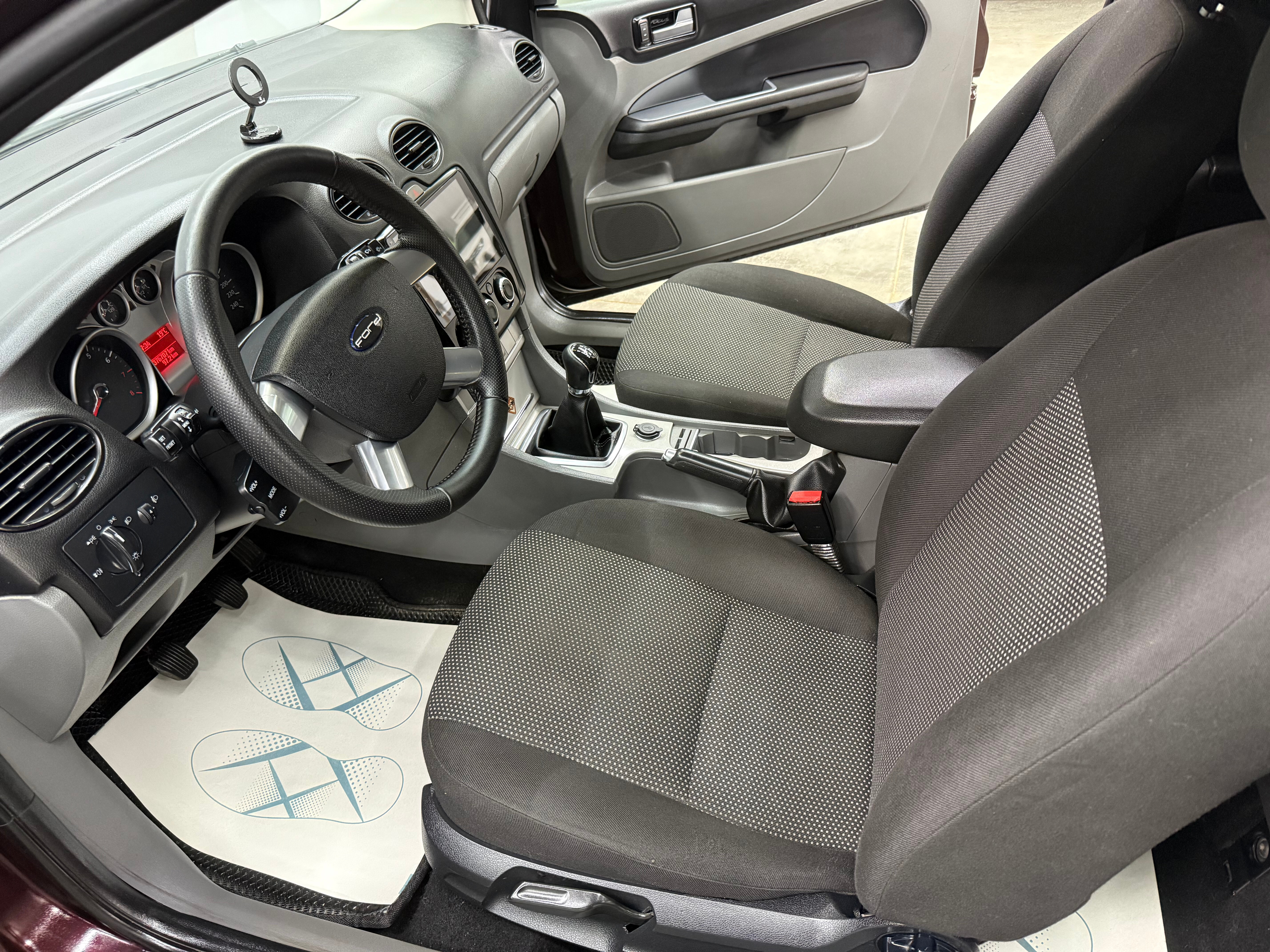 Ford Focus Comfort, 2010 года, пробег 376704 км