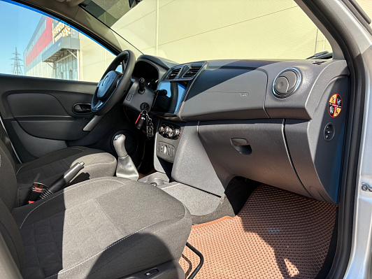 Renault Sandero Confort, 2016 года, пробег 110000 км