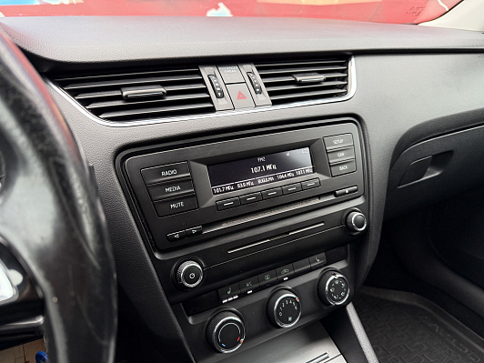 Skoda Octavia, 2013 года, пробег 233000 км