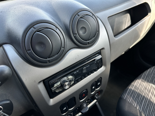 Renault Sandero Expression, 2012 года, пробег 153169 км