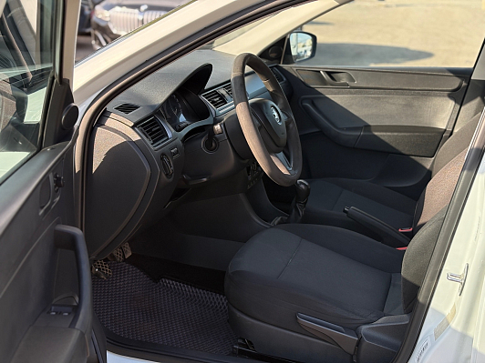 Skoda Rapid Ambition, 2015 года, пробег 238937 км