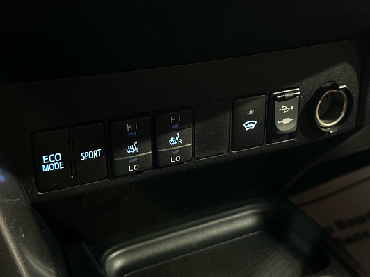 Toyota RAV4, 2016 года, пробег 137000 км