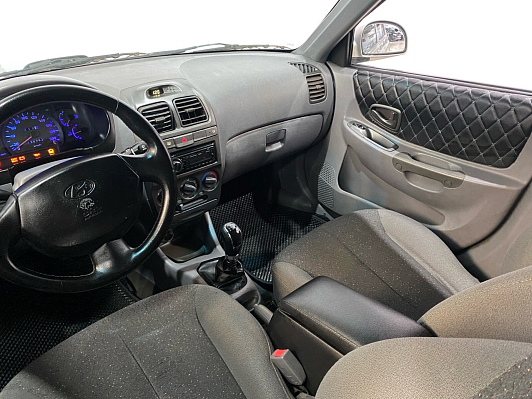 Hyundai Accent, 2011 года, пробег 130000 км