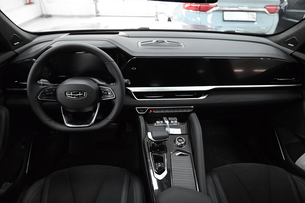 Geely Monjaro Люкс, серый