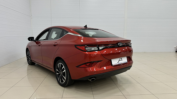 JAC J7 Luxury, красный