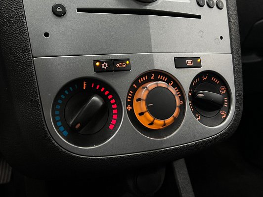 Opel Corsa Like Edition, 2013 года, пробег 104904 км