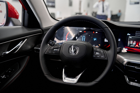 Changan CS35 Plus Tech, красный