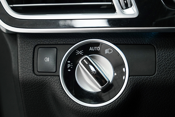 Mercedes-Benz E-Класс E250 BlueTEC 4MATIC Особая серия, 2015 года, пробег 191607 км