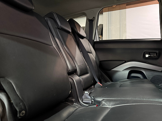 Mitsubishi Outlander Intense, 2008 года, пробег 157530 км