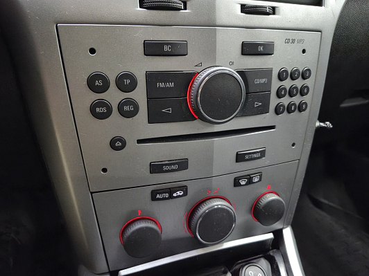 Opel Astra, 2011 года, пробег 191809 км