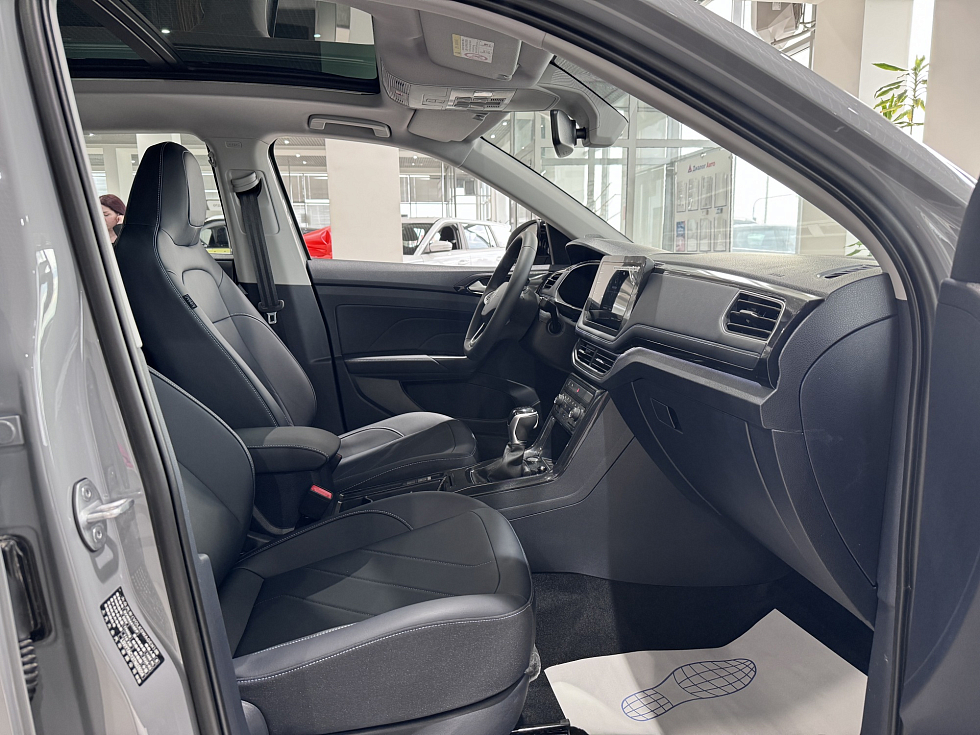 Volkswagen Tharu Monthly, белый