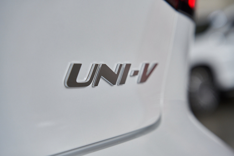 Changan UNI-V Tech, белый