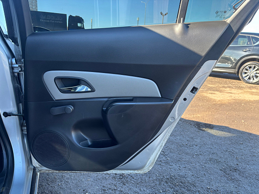 Chevrolet Cruze LS, 2011 года, пробег 262297 км