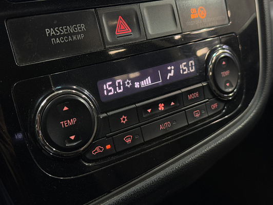 Mitsubishi Outlander Instyle, 2013 года, пробег 256000 км