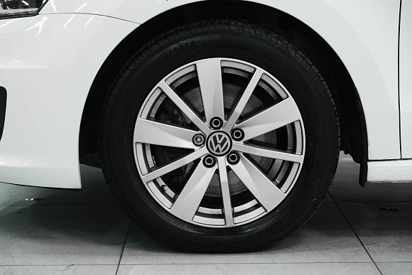 Volkswagen Polo Life, 2017 года, пробег 129000 км