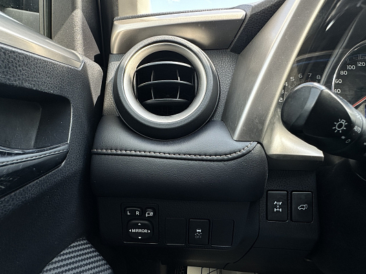 Toyota RAV4, 2012 года, пробег 146024 км