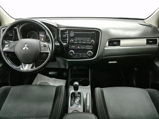 Mitsubishi Outlander Intense, 2016 года, пробег 172205 км