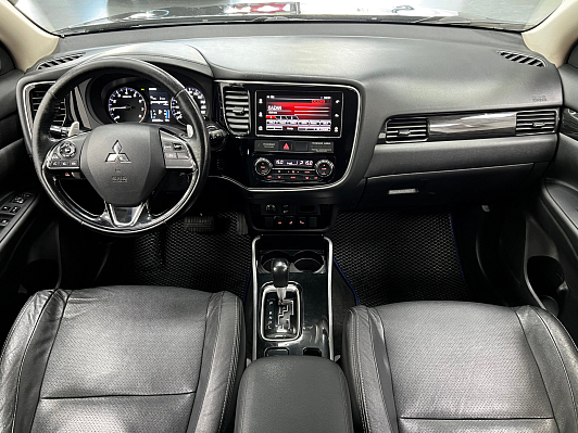 Mitsubishi Outlander Ultimate, 2018 года, пробег 272000 км