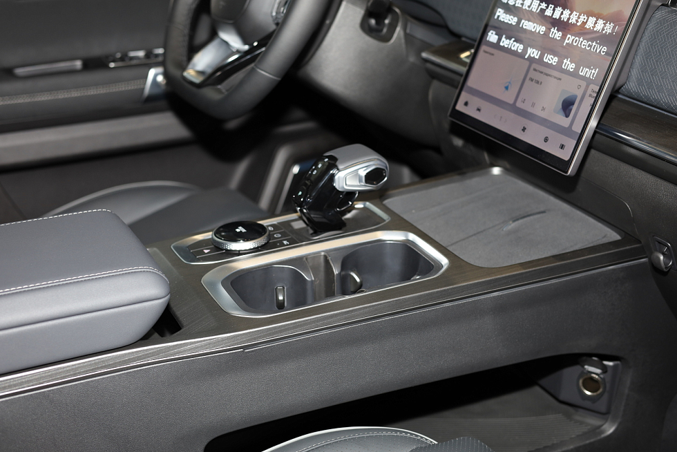 Jaecoo J7 Active, серебряный