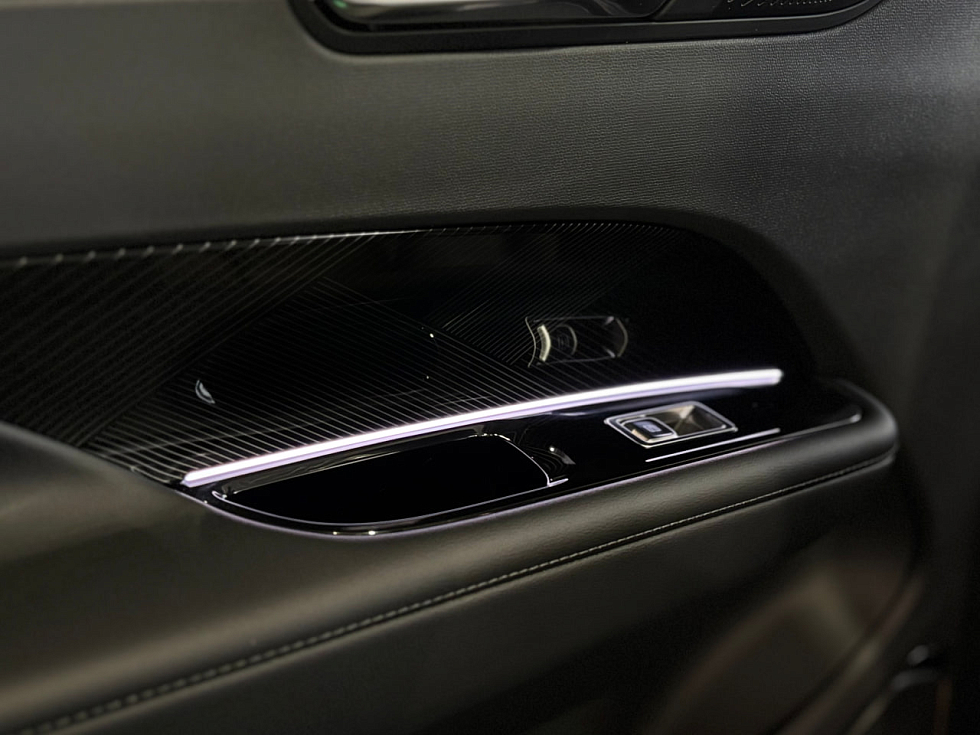 Hongqi HS3 Deluxe, черный