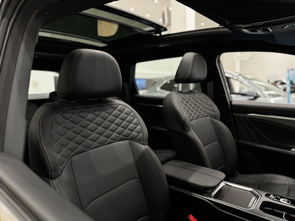 Geely Okavango Flagship, серый