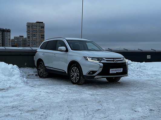 Mitsubishi Outlander Intense, 2018 года, пробег 136476 км