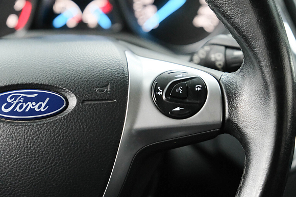 Ford Kuga Titanium, 2016 года, пробег 140792 км