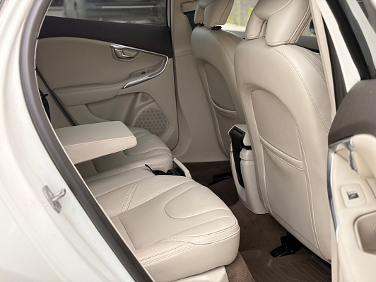 Volvo V40 Cross Country, 2014 года, пробег 153170 км