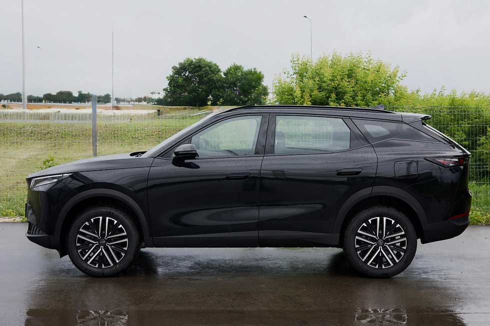 Geely EX5 EM-i Макс, серебряный