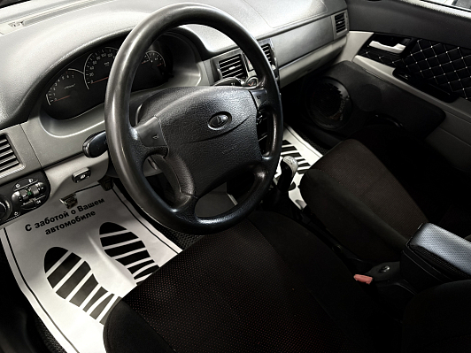 Lada (ВАЗ) Priora Норма, 2010 года, пробег 284000 км