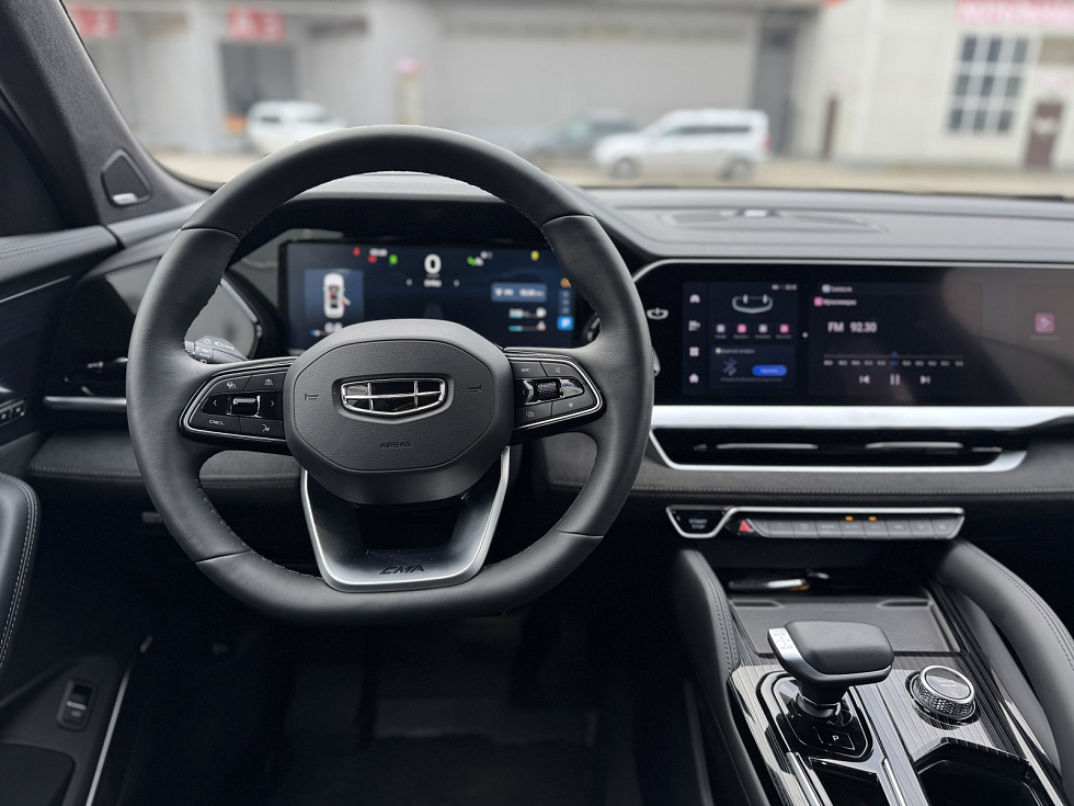 Geely Monjaro Flagship (2023-2025), белый