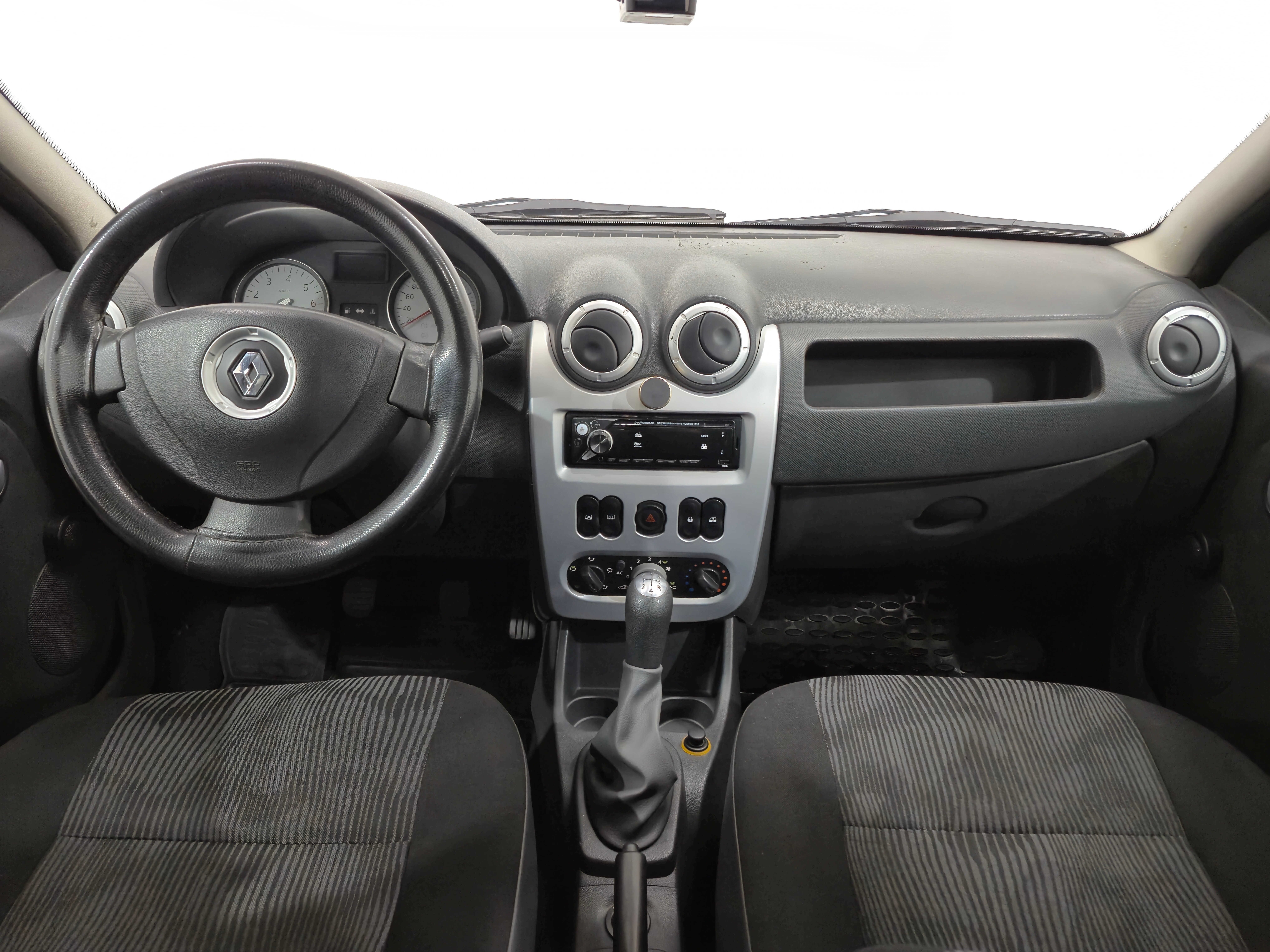Renault Logan Prestige, 2010 года, пробег 212966 км