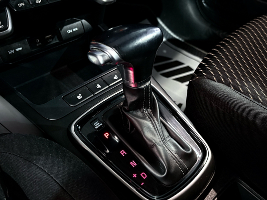 Kia Rio Лига Европы, 2018 года, пробег 100683 км