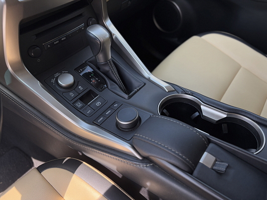 Lexus NX Luxury, 2015 года, пробег 100658 км