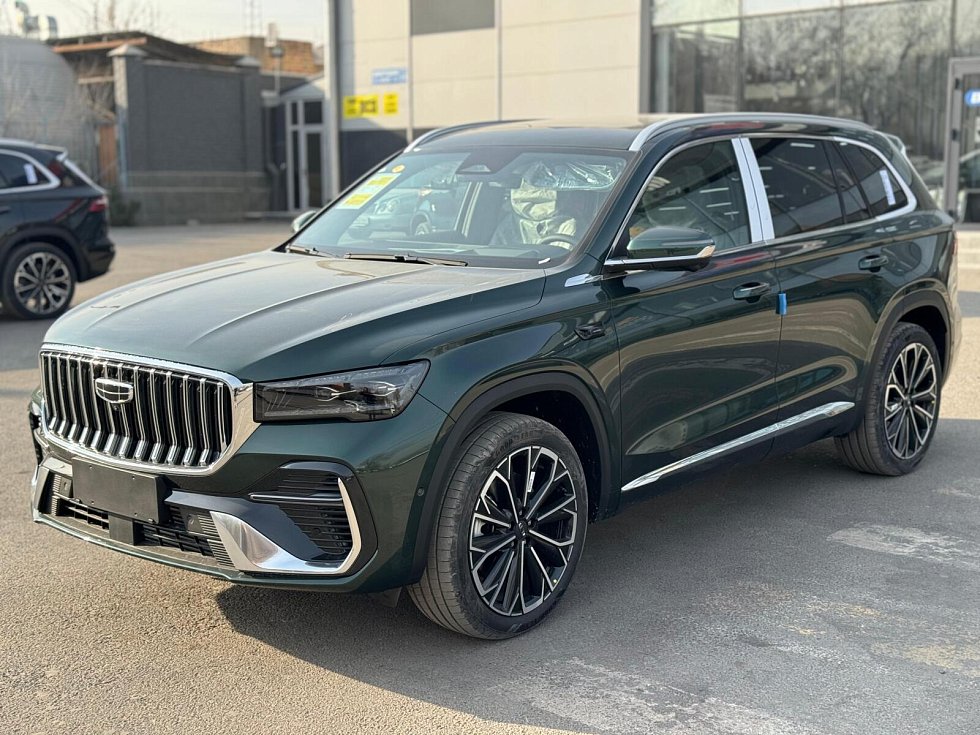 Geely Monjaro Люкс, зеленый